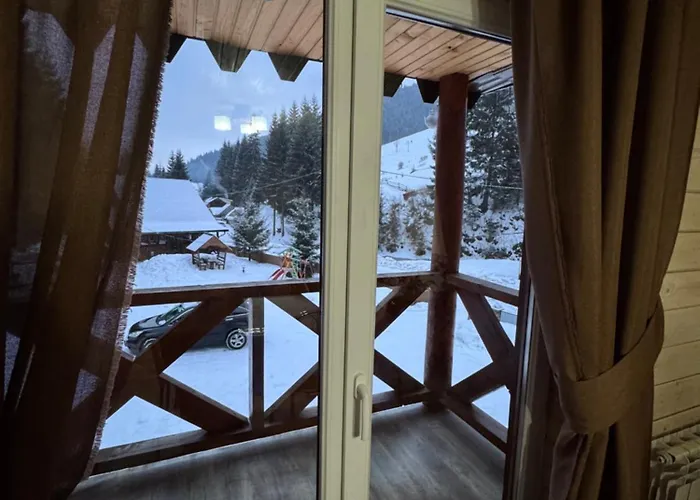 лісова тиша дворівневий люкс * Synevyrs'ka Polyana