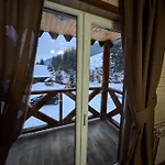 лісова тиша дворівневий люкс * Synevyrsʼka Polyana